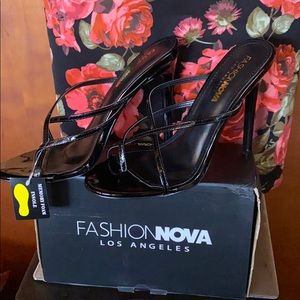 NWT Fashion Nova Strappy Sandals